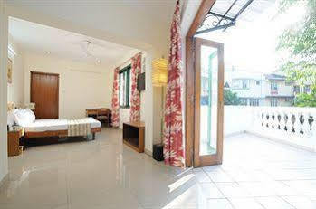 Hotel Brisa Marina Caranzalem Exterior foto